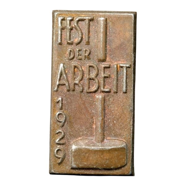 Third Reich Fest der Arbeit 1929 Tinnie Badge