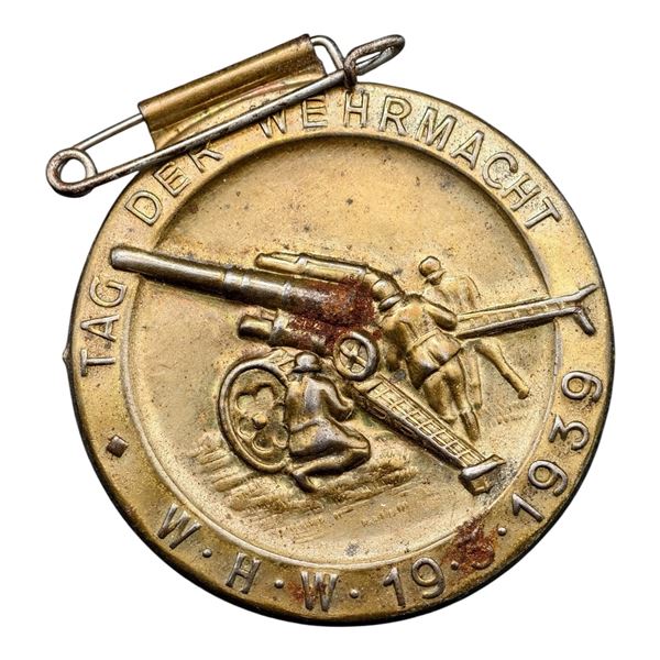 Third Reich Tag der Wehrmacht 1939 Tinnie Badge