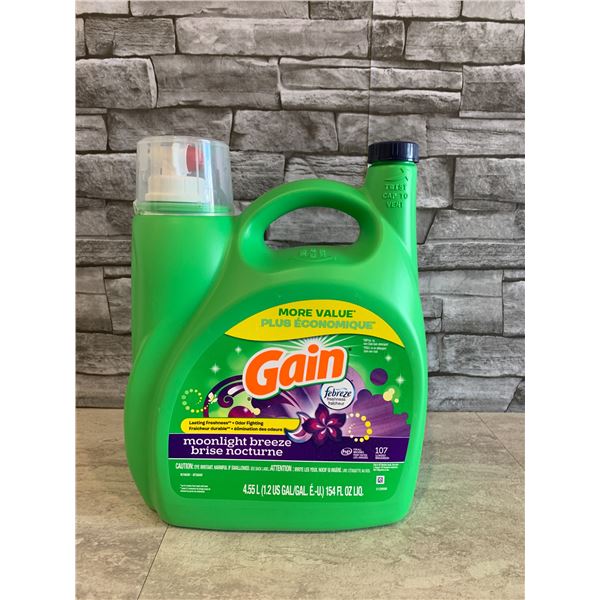 Gain Moonlight Breeze Laundry Soap 4.55L -107 Loads