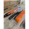 Image 3 : 2 in1 Snow Brush And Ice Scraper Pivoting Head Set Non Slip Handle Extendable