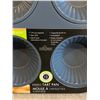 Image 2 : Non Stick Bakeware - 12 Molds Ribbed Tart Pan