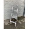 Image 1 : 4 Foot Aluminum 2 Step Ladder With Paint Tray