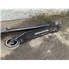 Image 10 : Untested - Swagtron Scooter - Carbon Fiber - No Charger