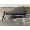 Image 13 : Untested - Swagtron Scooter - Carbon Fiber - No Charger