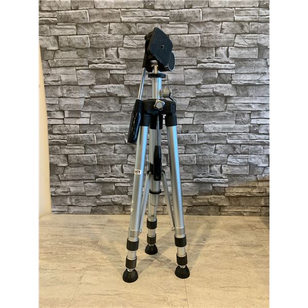 Heavy Duty Bell & Howell Aluminum Tripod