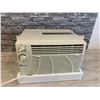 Image 6 : MAYTAG 5000BTU Window Air Conditioner
