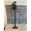 Image 1 : Dyson V7 Animal+ Stick Vacuum