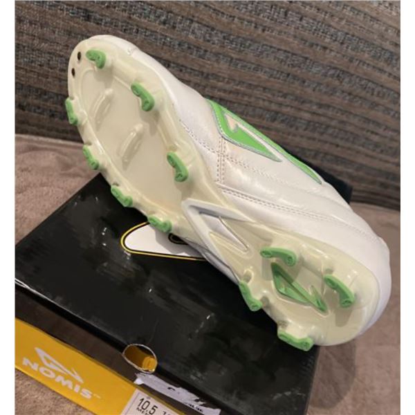 Elite Soccer Cleats shoes NEW size 11