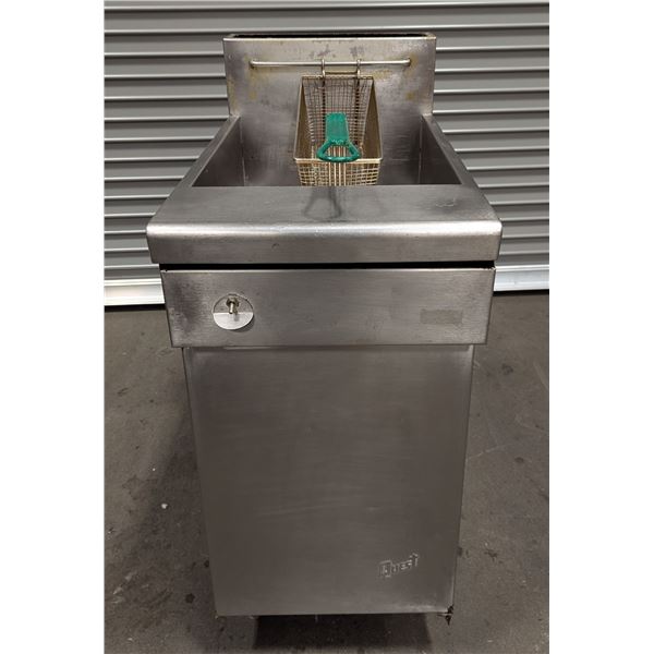 Quest MV40/130 40lb Gas Deep Fryer| 11825