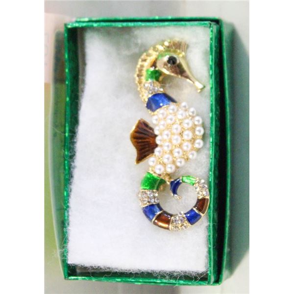 NEW SEAHORSE BROOCH FILLED W/PEARL