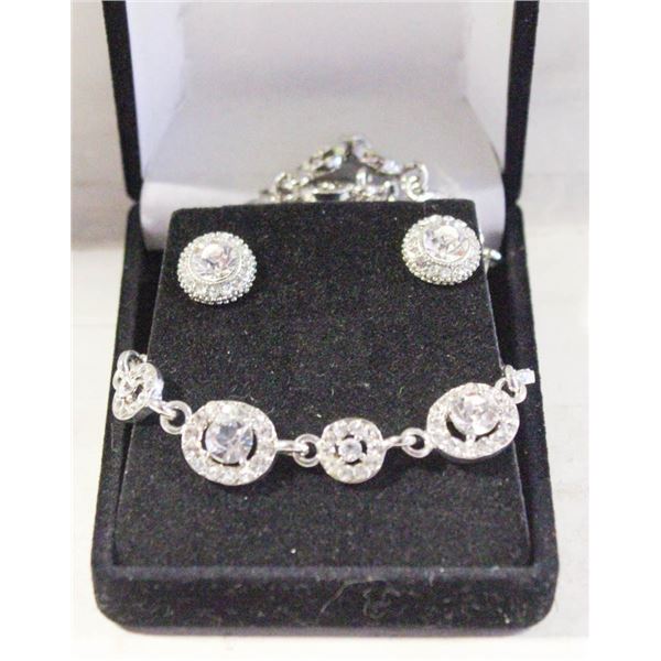 NEW LADIES JEWELRY SET EARRING AND
