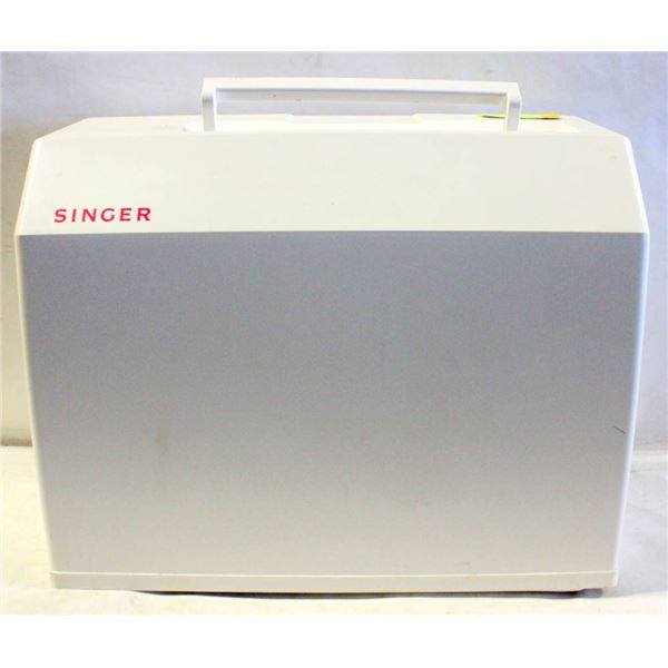 SINGER SEWING MACHINE