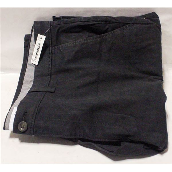 AMAZON ESSENTIALS 40 X 32 BLACK DRESS PANTS