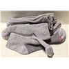 Image 1 : NEW 6PK OF GREY CREW SOCKS