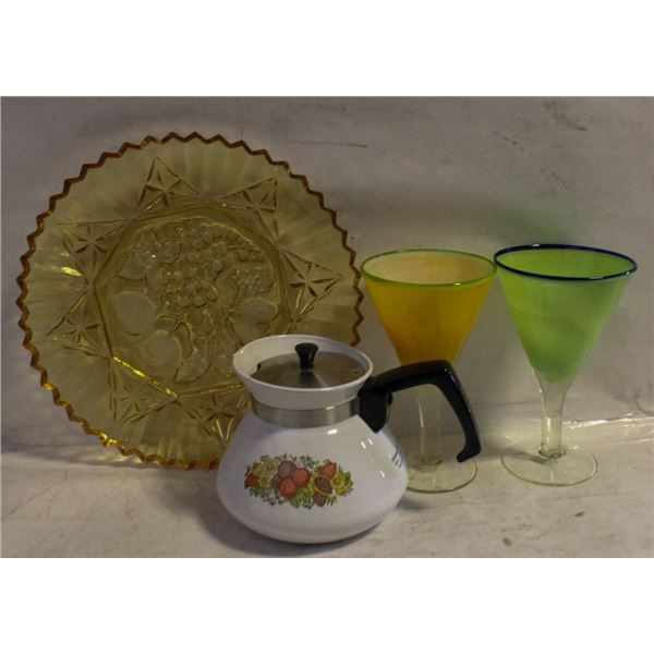CORNINGWARE SPICE OF LIFE TEAPOT,