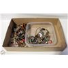 Image 1 : FLAT OF JEWELRY