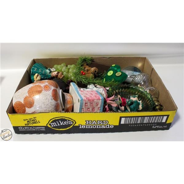 FLAT OF COLLECTIBLES