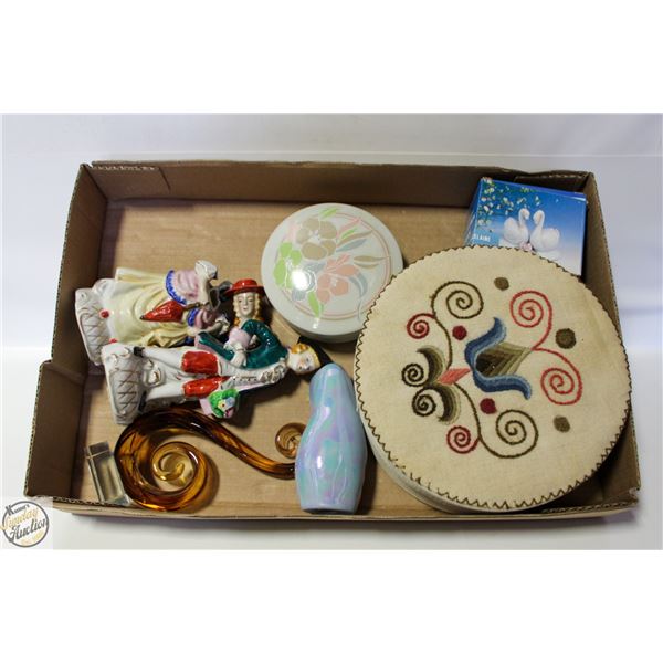 FLAT OF COLLECTIBLES