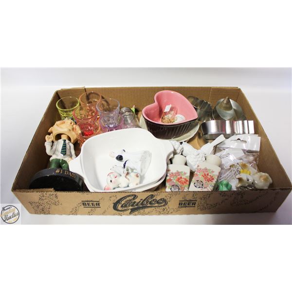 FLAT OF COLLECTIBLES