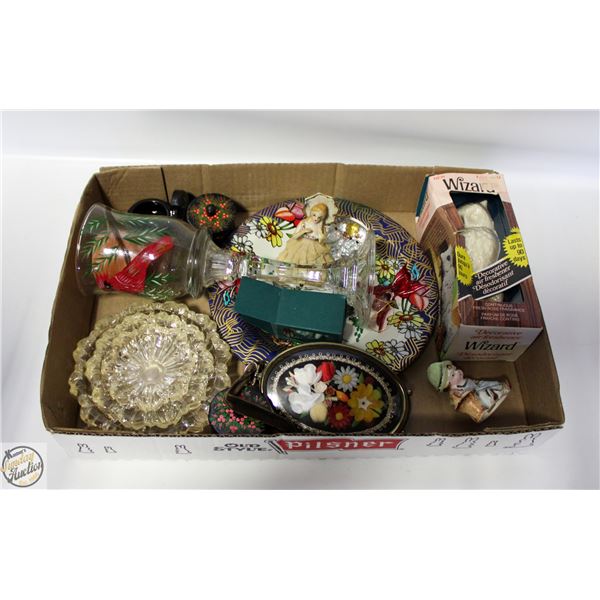 FLAT OF COLLECTIBLES