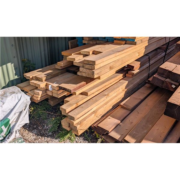 ONSITE: BUNDLE OF ASSORTED LUMBER