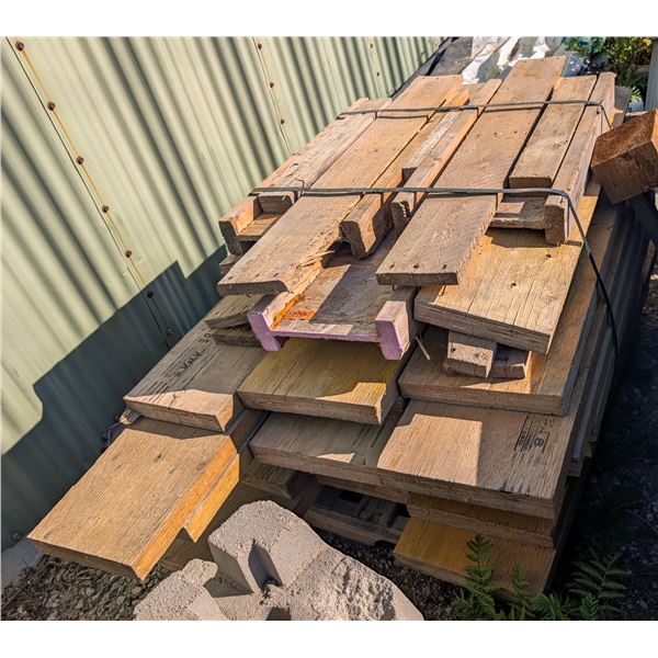 ONSITE: BUNDLE OF ASSORTED LUMBER