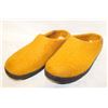 Image 1 : FREIGHT CLAIM: WOOL BY GREEN COMFORT TIBET SLIPPER