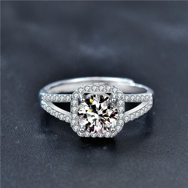 1 CT GRA CERTIFIED SQUARE SHAPED MOISSANITE 925S