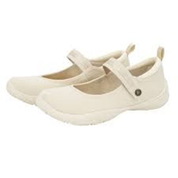 NEW JSPORTS MARY JANE SIZE 11 WOMENS SHOES