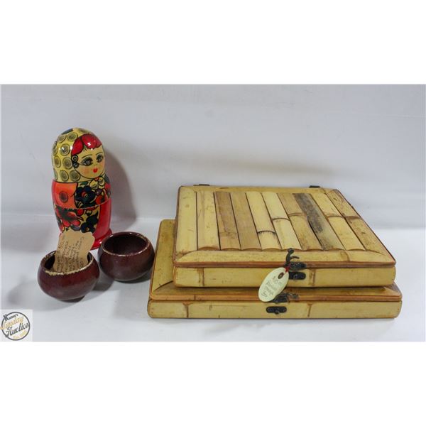 FLAT WITH BAMBOO TRINKET BOXES, CERAMIC CUPS AND