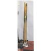 Image 1 : 3 SWIVEL MOPS