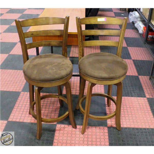 2 NEW BAR STOOLS