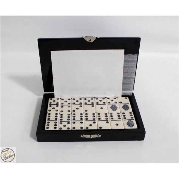 HARLEY DAVIDSON DOMINOE SET IN WOOD CASE-ESTATE