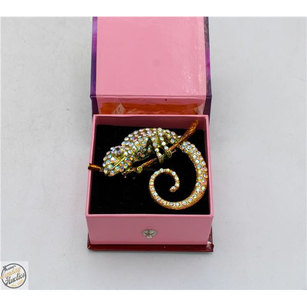 NEW CHAMELEON BROOCH RHINESTONES