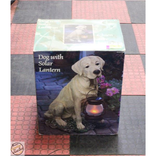 OUTDOOR DOG STATUE W/ SOLAR LANTERN IN BOX