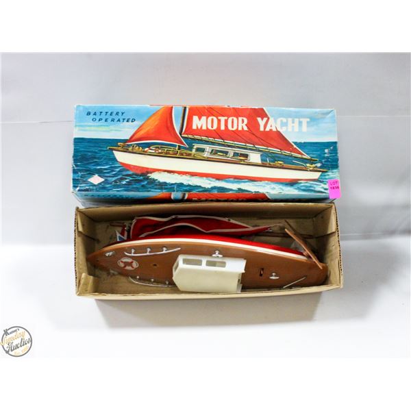 MOTOR YACHT BATTERY OPERATED