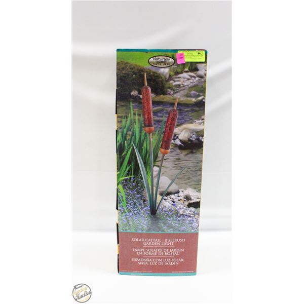 BOX OF ESTATE NATURALLY SOLAR CATTAIL BULLRUSH