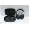 Image 1 : 2 BOSE HEADPHONES (ONE EAR BUD STYLE +