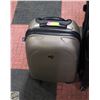 Image 1 : HEYS HARDTOP TRAVEL SUITCASE 18”X13”X 8.5”
