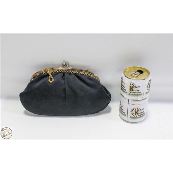 VINTAGE CLUTCH STYLE PURSE