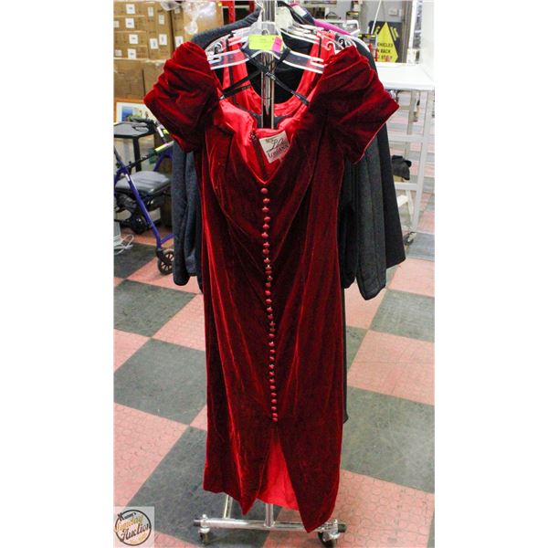 RED VELVET LORIANN MONTREAL DRESS