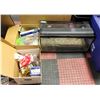 Image 1 : AQUARIUM WITH 2 BOXES OF ACCESSORIES