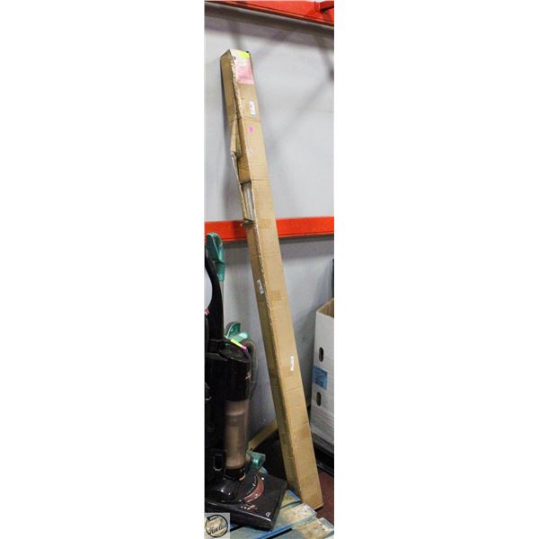 APPROX 7FT HUNTING BLIND