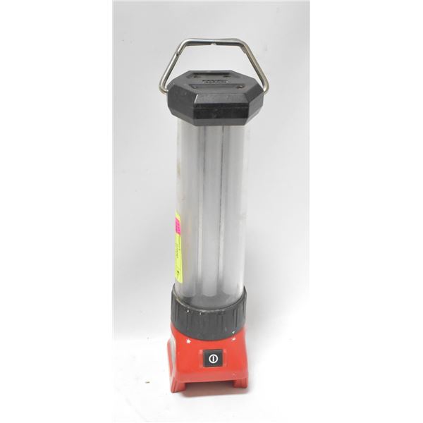 MILWAUKEE 18V TROUBLE LIGHT W/USB CHARGING