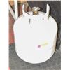 Image 1 : 20LB PROPANE TANK EXPIRES 2027