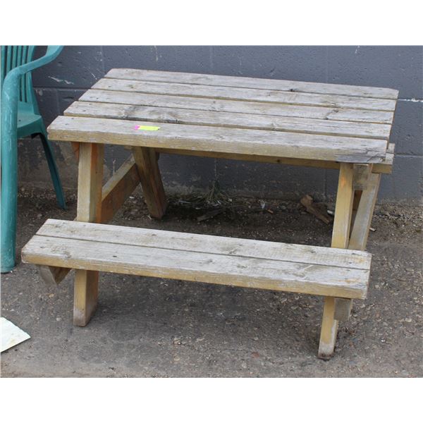 CHILDRENS SIZE OUTDOOR WOODEN PICNIC TABLE