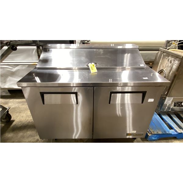 TRUE REFRIGERATOR TSSU-48-12 STAINLESS STEEL 2 DOOR MOBILE COMMERCIAL SANDWICH PREPARATION STATION