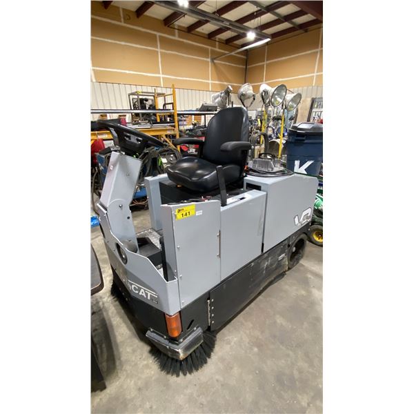TOMCAT VR ELECTRIC COMMERCIAL RIDE ON FLOOR SWEEPER WITH CHARGER, SERIAL NUMBER 97689