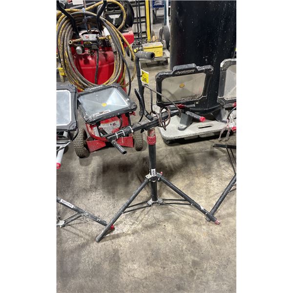 HUSKY DUAL HEAD LED PORTABLE ELECTRIC INDUSTRIAL JOB SITE TRIPOD WORK LIGHT