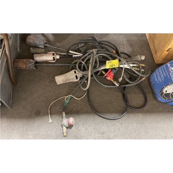 5 INDUSTRIAL TIGER ROOFING TORCHES WITH HOSES & 2 REGULATORS